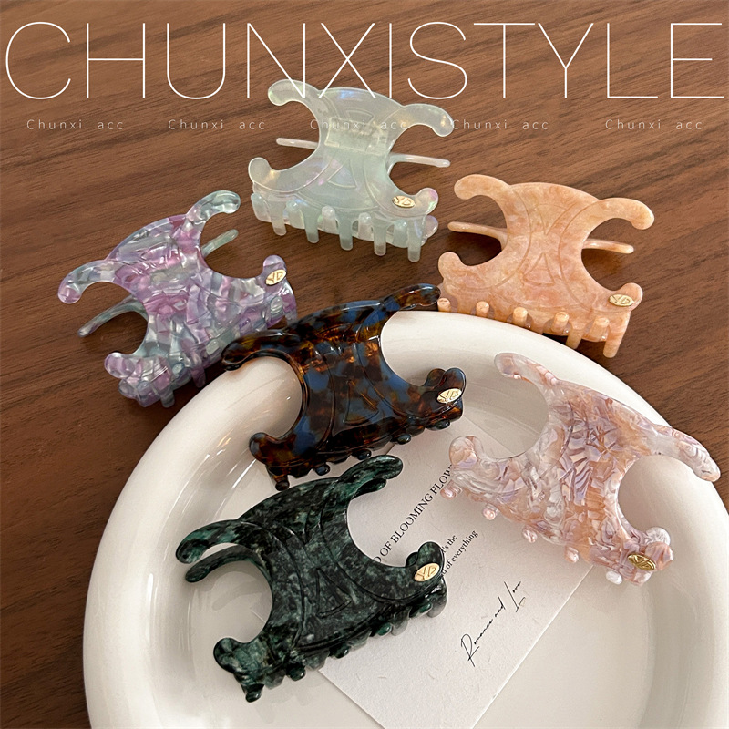 YD Star Acetic Acid Arc de Triomphe Gripper Summer New Style Back head updo Shark Cartilage Gripper with a unique texture details Picture
