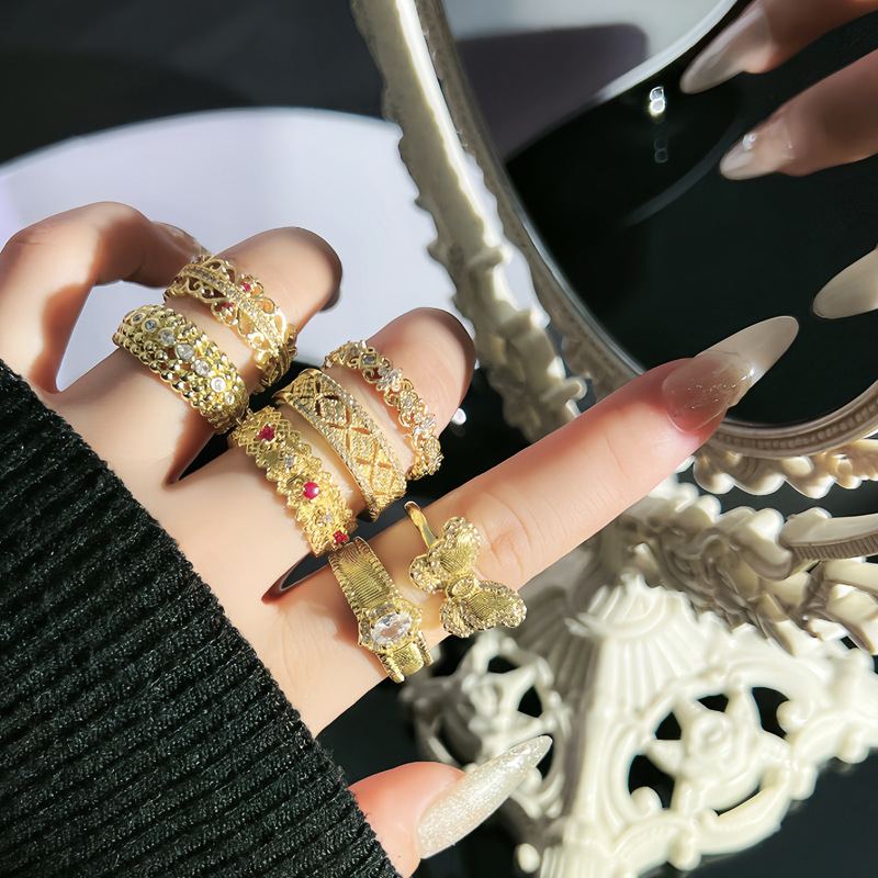 New Chinese-style court-style lace cutout light luxury ring, trendy butterfly brushed, niche exquisite retro autumn and winter accessory Specification drawing