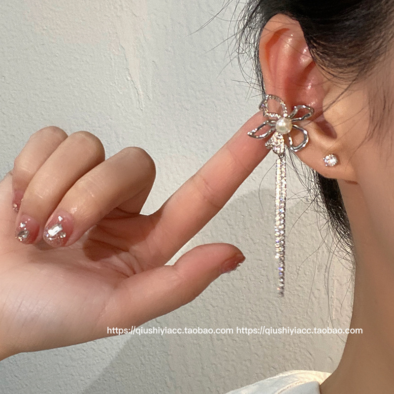 Sweet and cool style, niche design, noble flower, slightly inlaid with fine diamonds, hollowed-out flower tassels, ear bone clips, elegant, no ear piercings earrings full figure