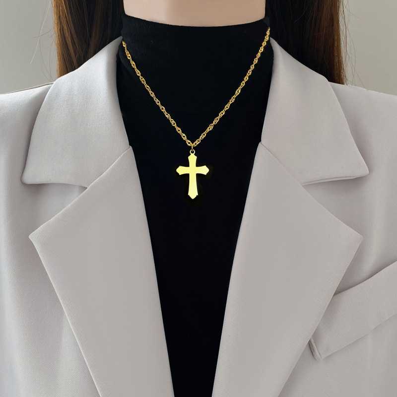 【 All-titanium Steel 】 Cold style cross, minimalist style gold necklace inside the furnace, female Instagram influencer collarbone chain details Picture