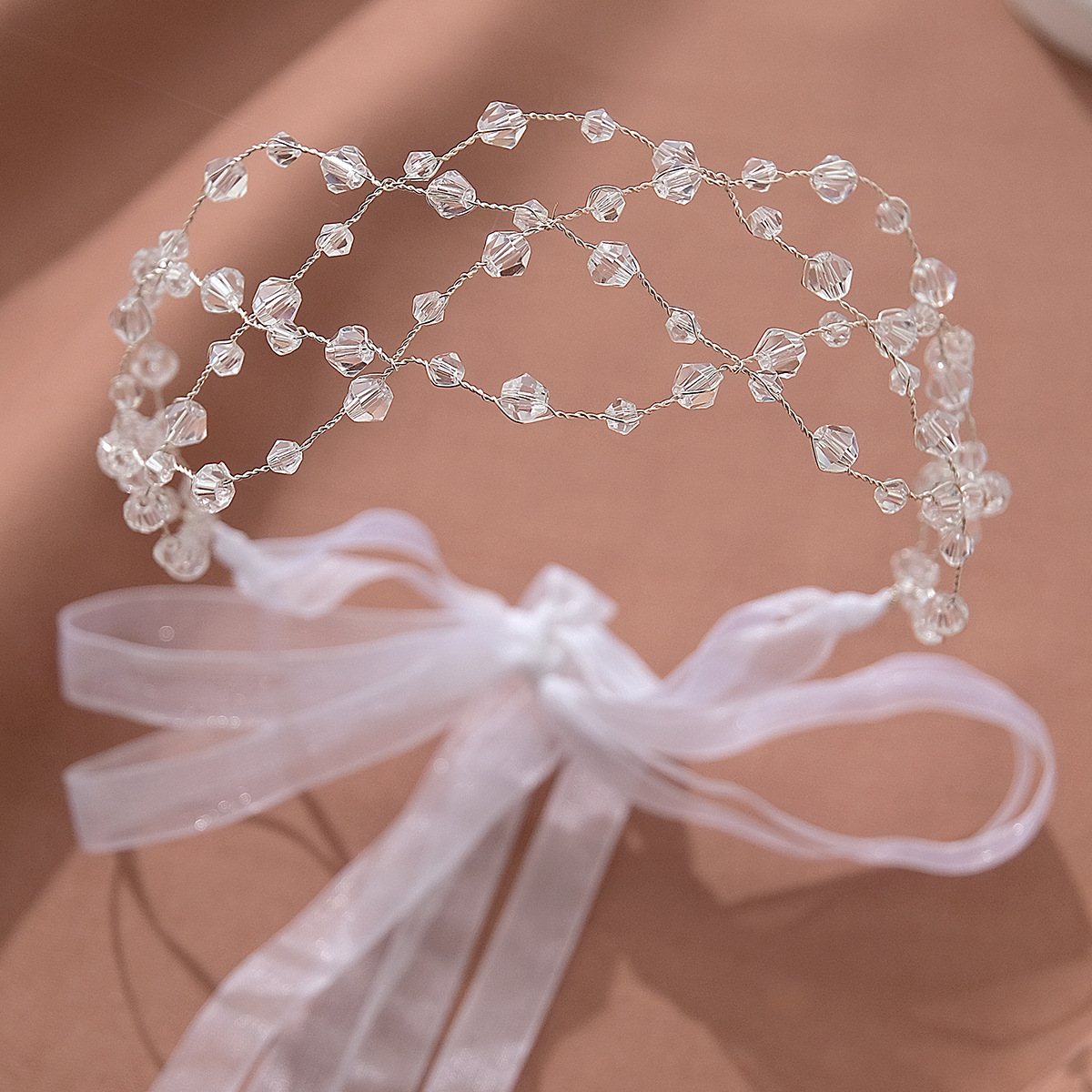 A new retro crystal hair band from Europe and America, a fashionable and versatile bridal headwear. Handcrafted beaded grid crystal wide hair band for women Specification drawing