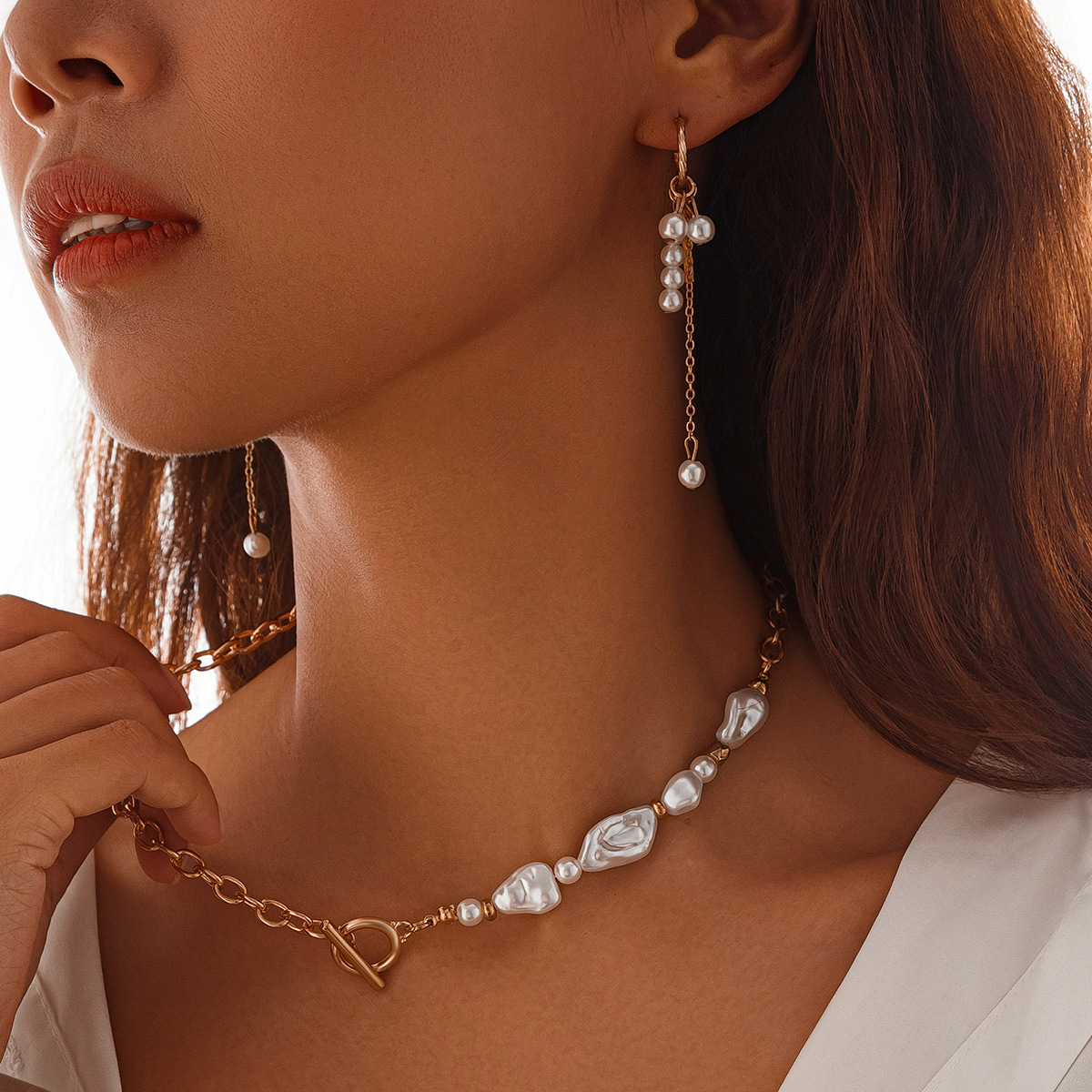 European and American cross-border jewelry fashion imitation pearl cross chain set necklace, high-end alloy iron chain collarbone chain Specification drawing