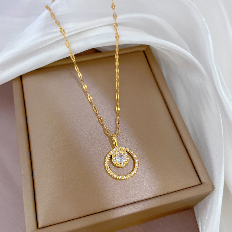 【 Titanium Steel 】 Light luxury full diamond slightly inlaid zircon round fresh and delicate necklace, copper-plated real gold pendant, ins style Application Scenario