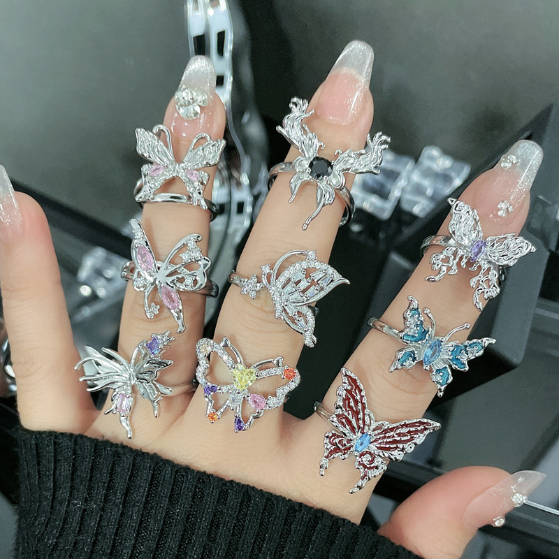 Irregular-shaped butterfly opening ring, a niche design for women, is light luxury, sweet, cool, fashionable and individual. It is a versatile accessory details Picture