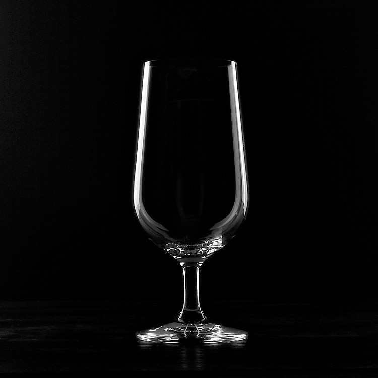 Mechanical crystal cocktail glasses, multi-purpose water glasses, apple glasses, Burgundy wine glasses, juice glasses, Etrita Application Scenario