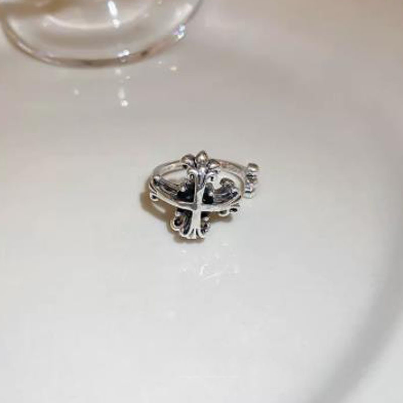 The cross retro, simple and cold style open ring with a niche design sense for women, a new luxury ring that is popular on the Internet Application Scenario