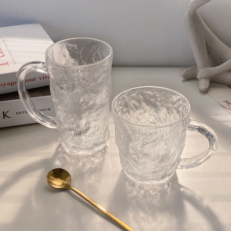 Glass cups in an ins style, household handles, glacier cups, water cups, cups for drinking, coffee, breakfast, and tea Specification drawing