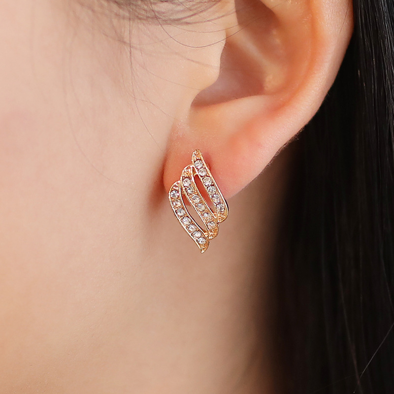 Cross-border best-selling jewelry OL fashionable and elegant earrings Angel Wing Earrings Feather Diamond Stud earrings wholesale for women full figure
