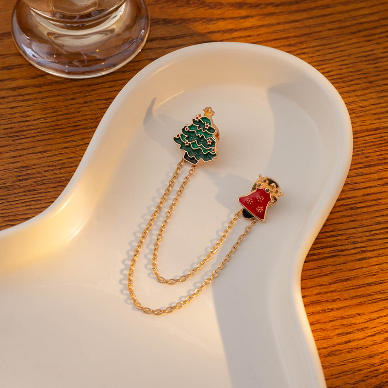 Wholesale of high-end, oil-dripping Christmas tree, Christmas bell and double-layer chain brooches from Europe and America full figure
