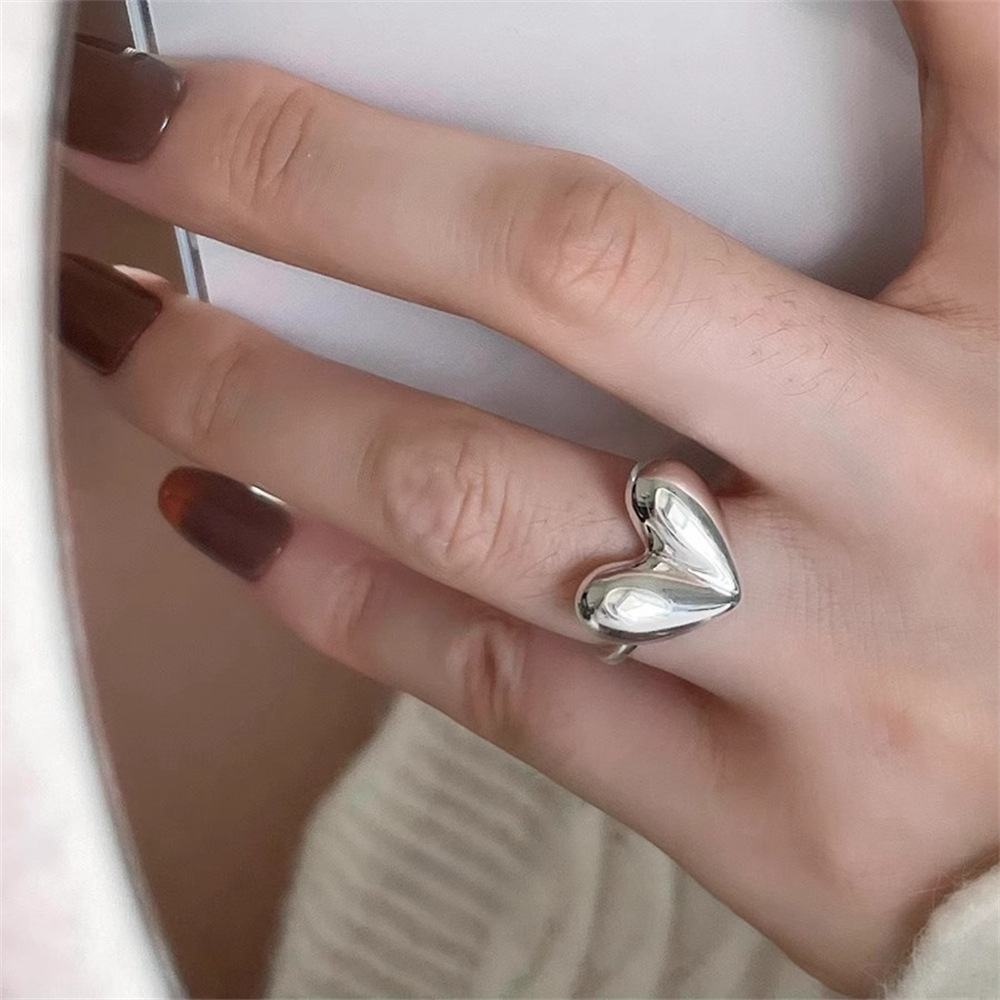 925 sterling silver smooth three-dimensional heart-shaped ring for women, high-end niche design, personality, ins cold style, non-fading ring Item Picture