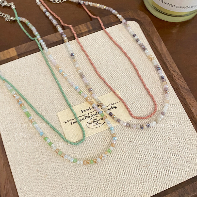 Summer vacation style colorful beaded necklace for women, double-layered wearing, elegant collarbone chain, sweet girl design sense, unique necklace details Picture