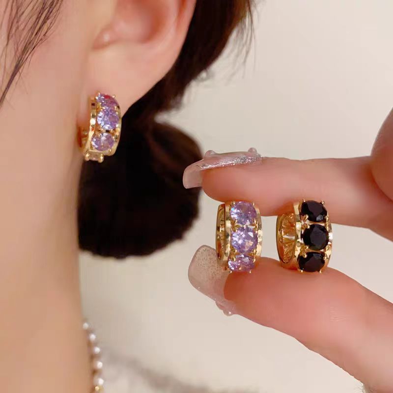 Light luxury, high-end, exquisite and small round diamond ear buckles, Korean style, fashionable and versatile ear studs, double-sided design sense, socialite style earrings full figure