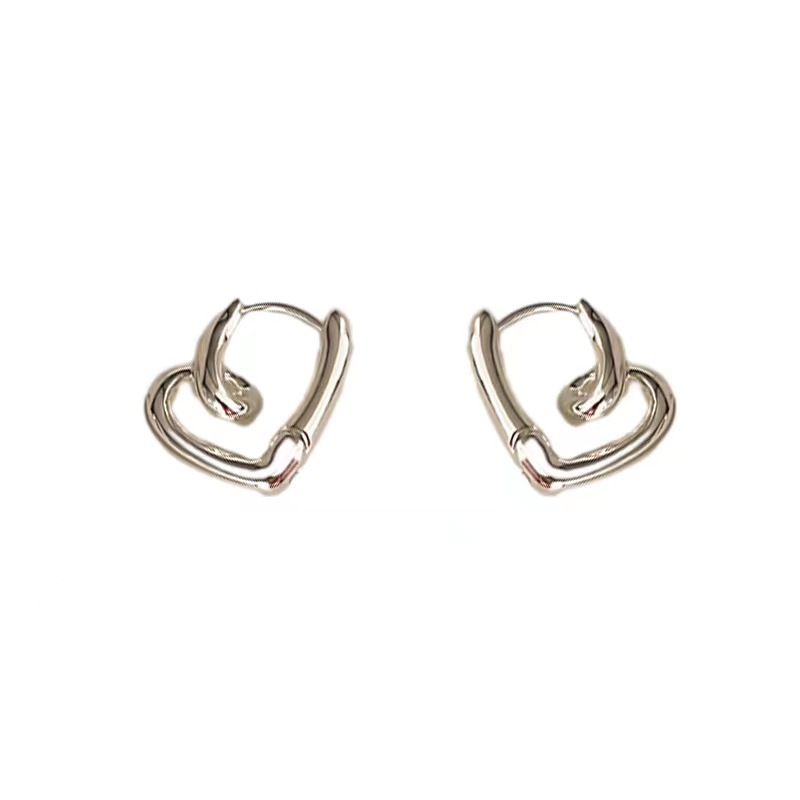 Meet love at the corner ~ Simple and niche design with knotted heart-shaped ear buckles for women's 2025 autumn/winter new fashion earrings Item Picture