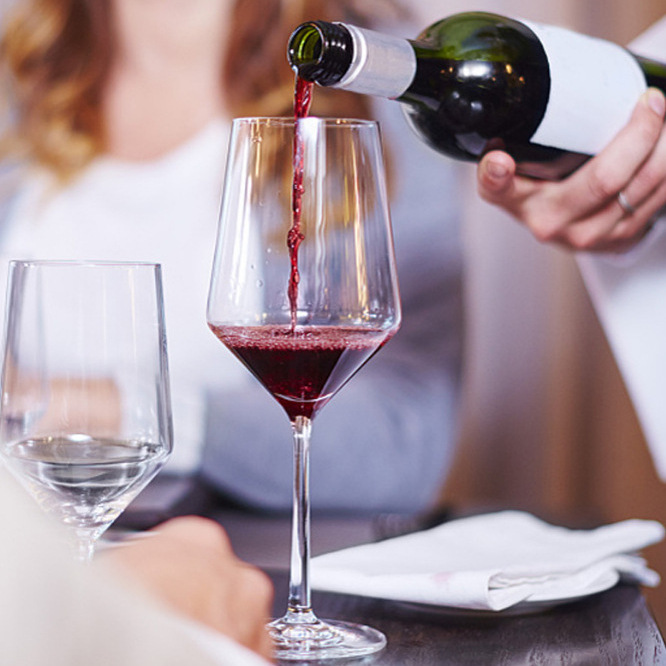 Wholesale of crystal glass cups, red wine glasses, household European-style large-bellied cups, high-end wine sets, highball cups and wine glasses full figure