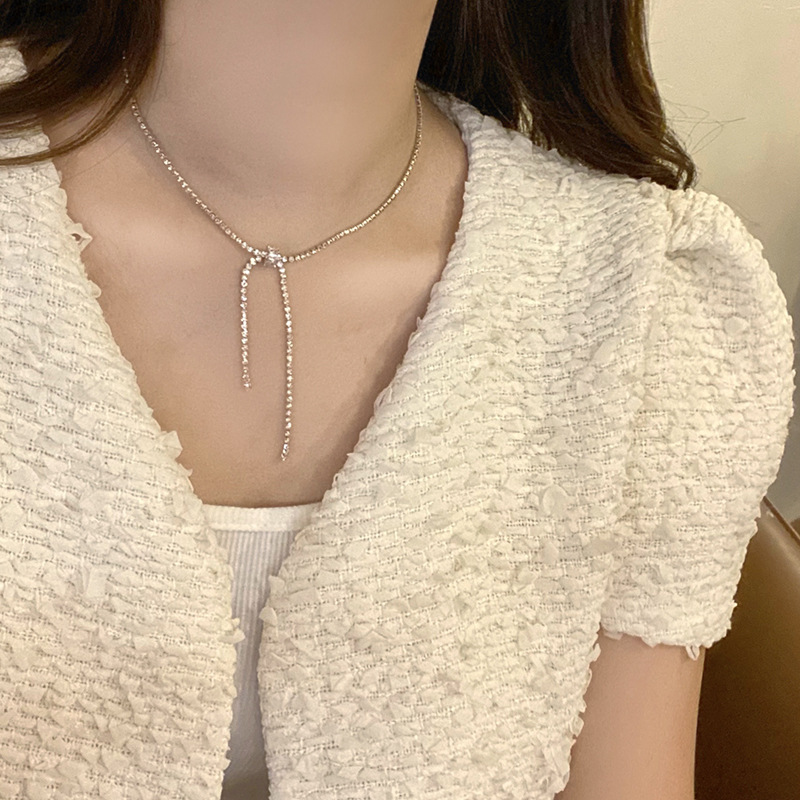 Diamond-encrusted zircon bow necklace, InS-style fashionable pull-out neckchain, collarbone chain, simple and elegant, light luxury necklace Specification drawing