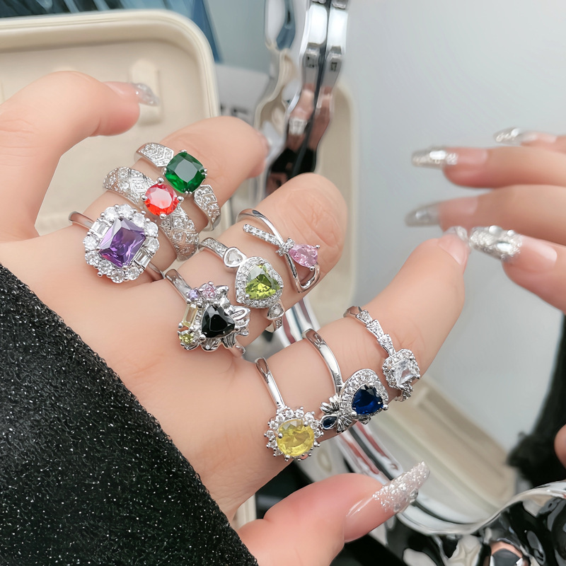 The fashionable colored gemstone series is set with zircon open rings, exuding an ink-style, niche, high-end, and light luxury elegance details Picture