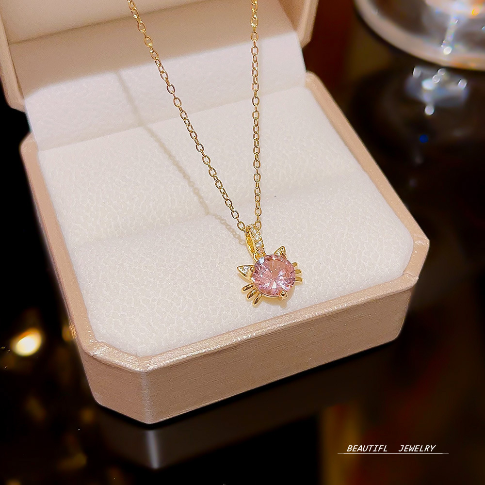 New pink cat necklace with a niche ins style design, versatile pendant, cute cartoon collarbone chain, and Yiwu accessories full figure