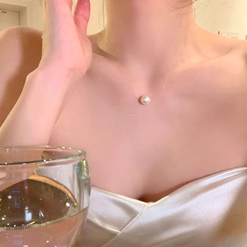French Shi Family Pearl invisible fishline necklace, a light luxury and niche women's neckchain accessory, collarbone chain choker details Picture