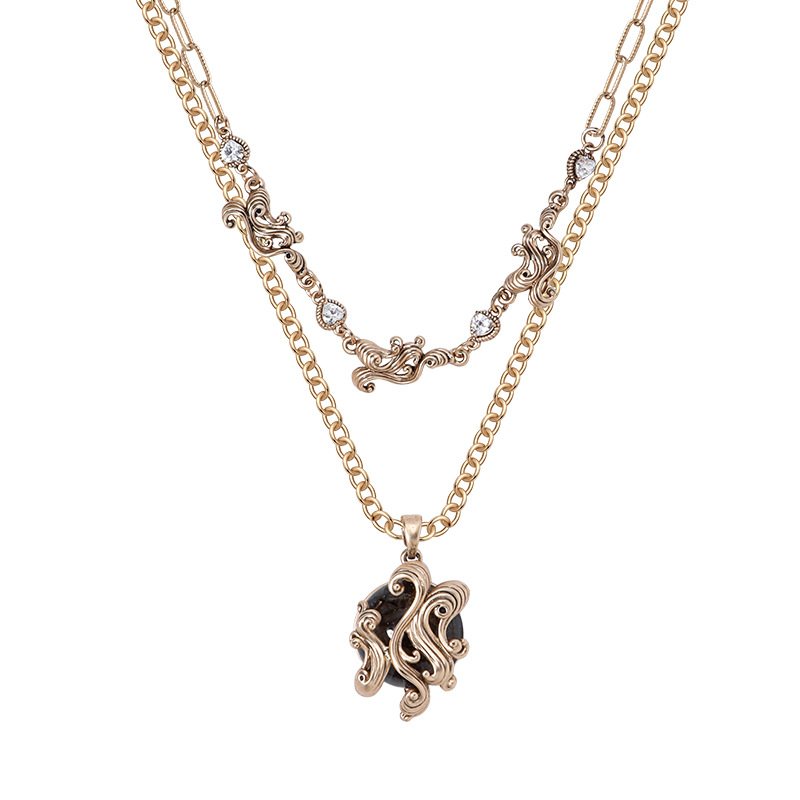 Original golden wave necklace with elegant design sense, double-layer overlapping collarbone chain, novel, high-end and niche resin pendant Item Picture