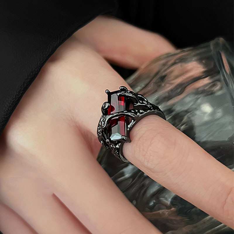 A niche design with a dark and thorny opening ring for women, exuding a sense of light luxury and sophistication, as well as a fashionable and individualistic sweet and cool style ring on Instagram Specification drawing