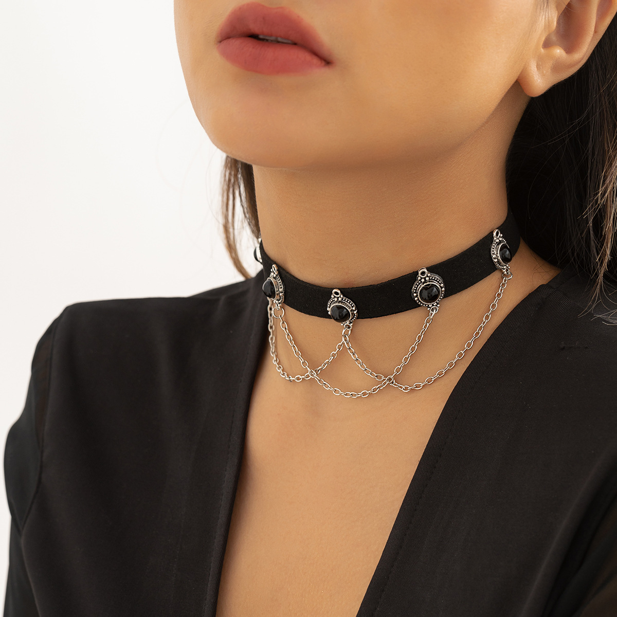 European and American cross-border jewelry alloy sweet and cool girl choker collar, retro black velvet turquoise tassel necklace Specification drawing