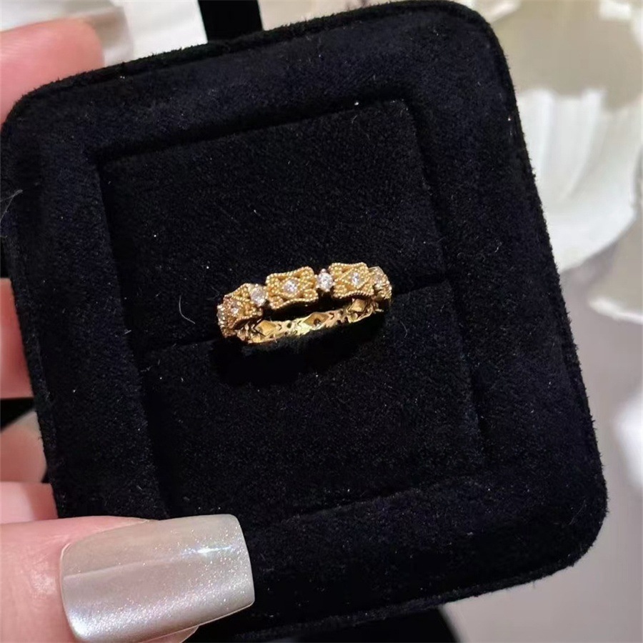 A retro palace hollowed-out zircon lace ring, a middle-aged women's index finger ring, a niche, light luxury and high-end open ring Item Picture