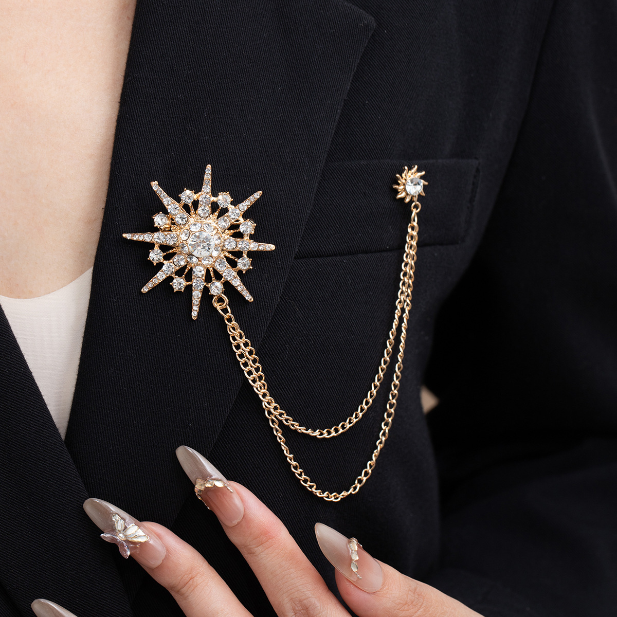 European and American cross-border diamond-encrusted irregular geometric high-end suit brooch, simple tassel suit jacket accessory collar pin full figure