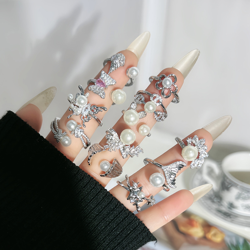 French-style pearl inlaid fashionable open ring for women, a unique and high-end look, sweet and cool bow, exquisite ring trend Application Scenario