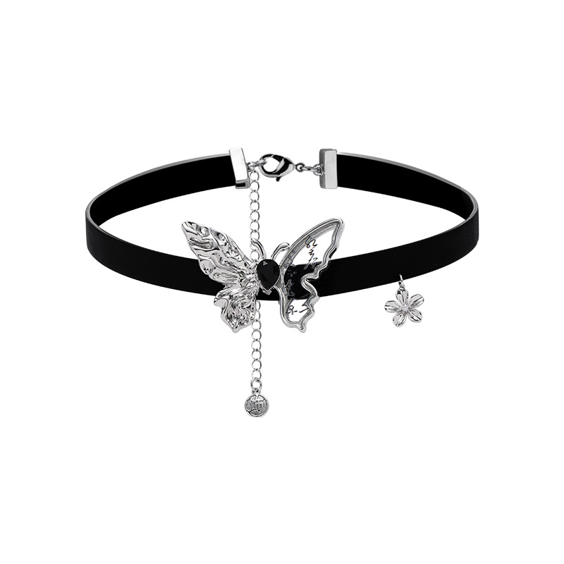 New Chinese-style butterfly necklace, a versatile and high-end necklace, original design, cold style, artistic and retro necklace wholesale Item Picture