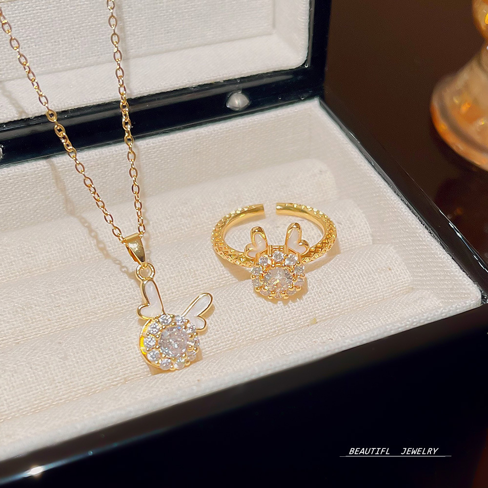 Rotatable high-end French Dragon Year necklace for women, 18K gold, versatile zodiac Dragon Year collarbone chain, ins necklace full figure