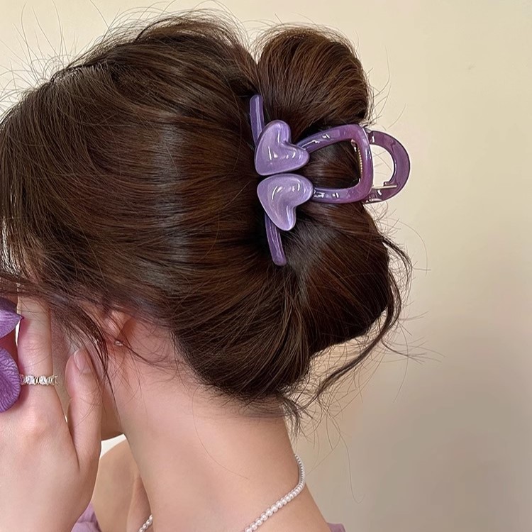 Fresh and high-end style, heart-shaped back head bun, women's 2025 new style hair clip, small shark clip, sweet hair clip details Picture