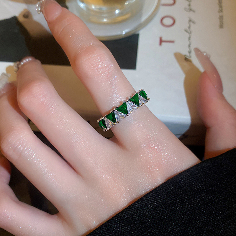 Zircon triangular geometric open ring, a Korean light luxury and niche design index finger ring, a unique and fashionable jewelry for women details Picture