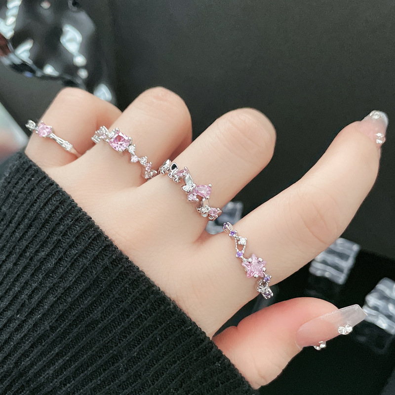 A niche heart-shaped star pink diamond light luxury ring with a touch of sophistication for women, sweet and cool. The butterfly color brightens the complexion and can adjust the ring trend details Picture