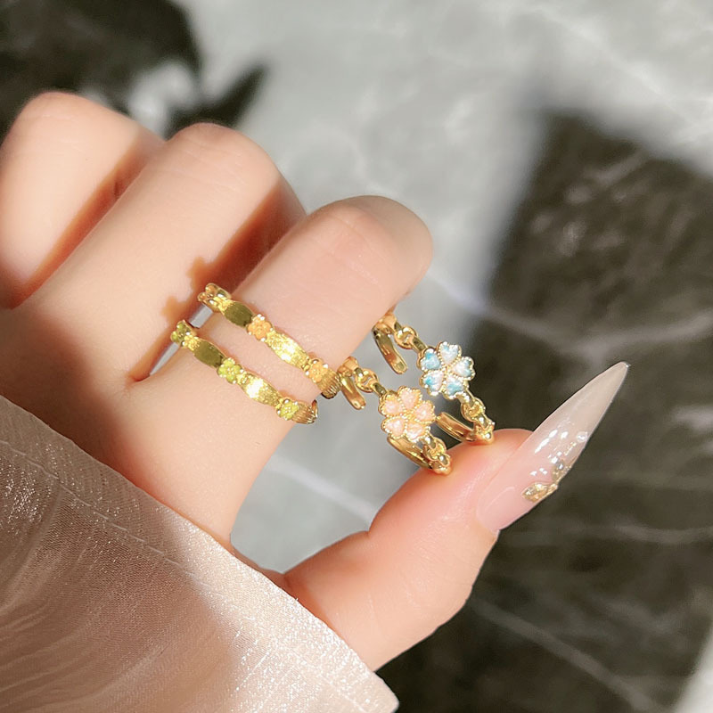 Fashionable court-style peach blossom open ring, sweet and cool for women, simple brushed flowers, light luxury and high-end feel, best friend ring trend Application Scenario