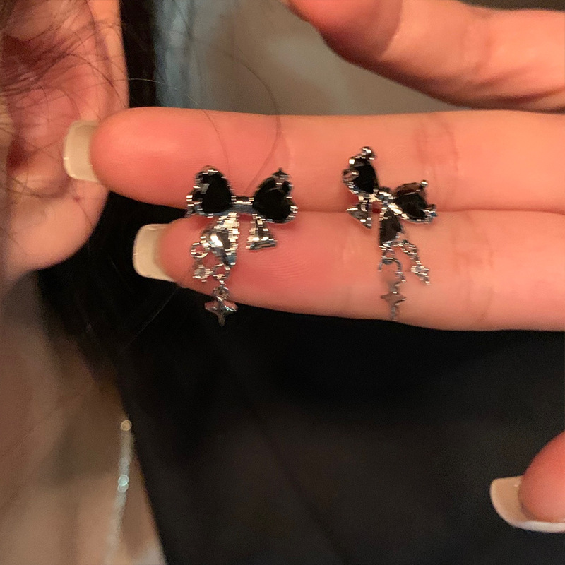 925 Silver needle dark and fashionable bow earrings, women's Instagram niche high-end feel, simple and versatile stud earrings details Picture