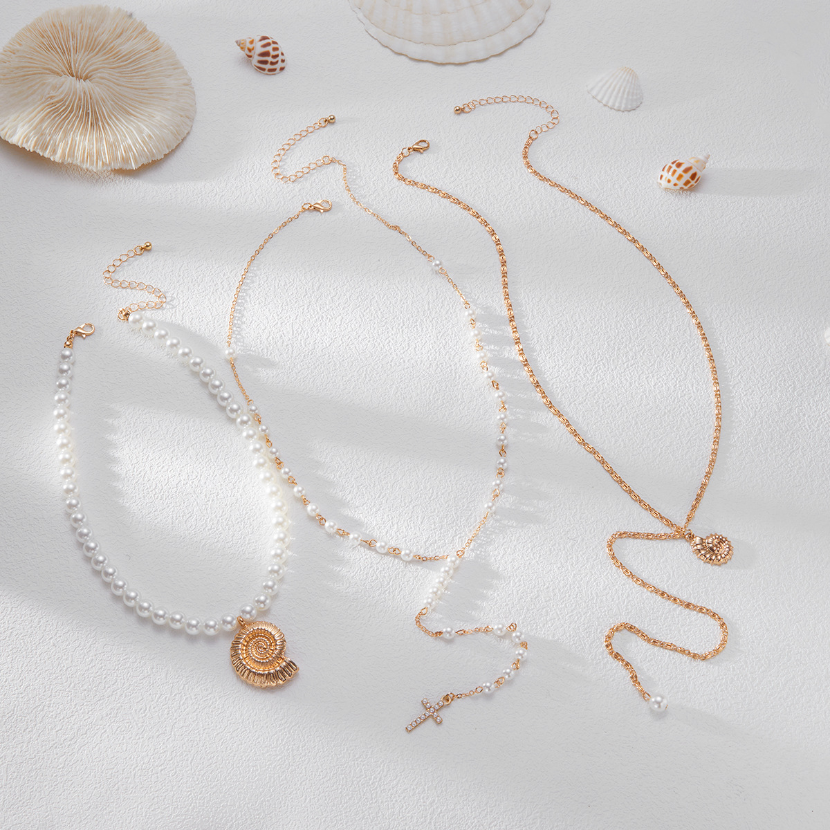European and American cross-border jewelry vacation style conch cross pendant necklace, summer beach pearl string collarbone chain Application Scenario