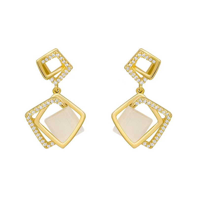 Geometric light luxury earrings, women's Western-style earrings, new Spring/Summer 2025 trendy and fashionable stud earrings, niche high-end earrings Item Picture