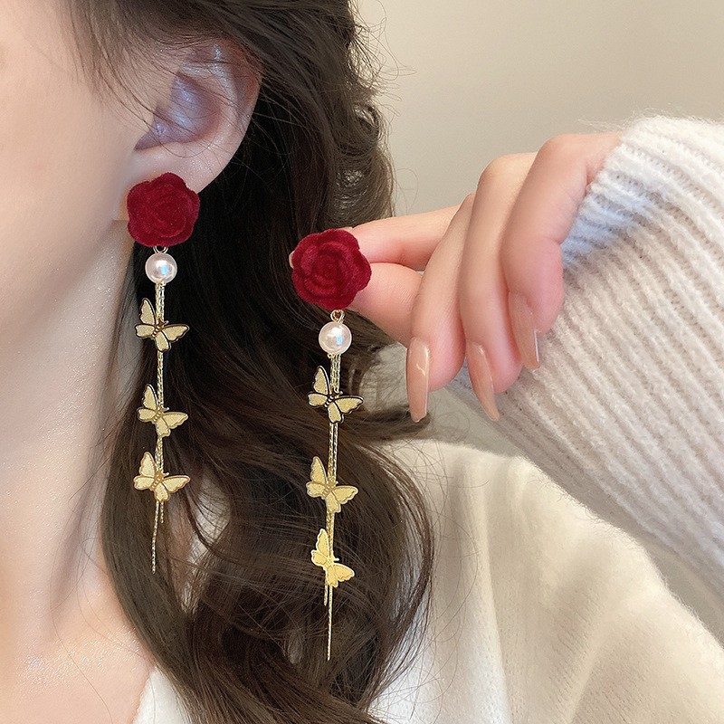 New Year red velvet long earrings for women, a bestseller in 2025, versatile and elegant stud earrings, as an accessory for engagement, wedding and New Year greetings Specification drawing