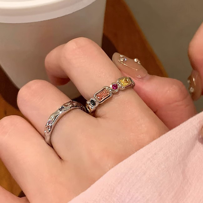 Sweet and cool colored zircon irregular ring, a niche design for women, with a light luxury and high-end feel, a trendy index finger ring full figure
