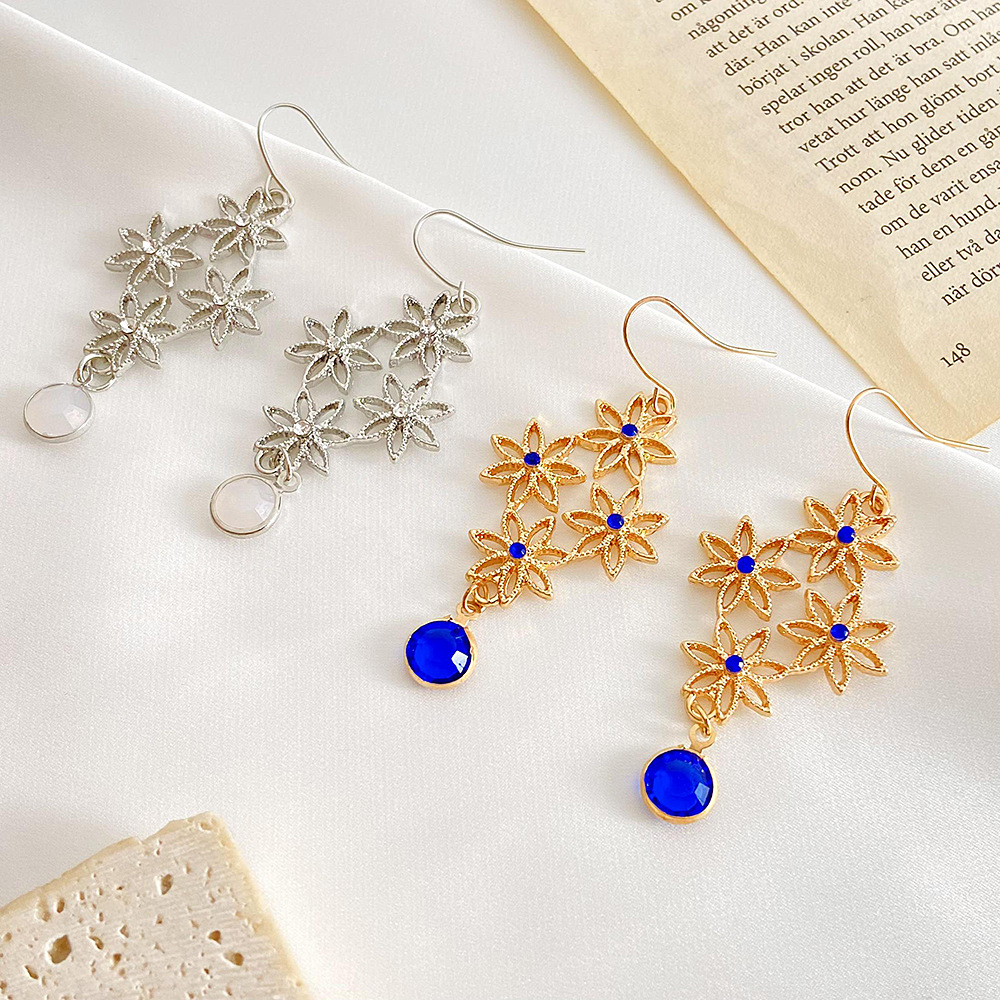 European and American ins retro creative hollowed-out flower earrings, Bohemian ethnic style blue diamond-encrusted rhombus-shaped earrings for women Specification drawing