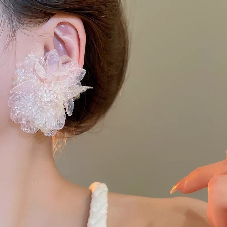 Gentle earrings, pink super fairy-like flower chiffon, perfect for spring. Mesh ear studs, 2025 new style bestsellers, high-end details Picture