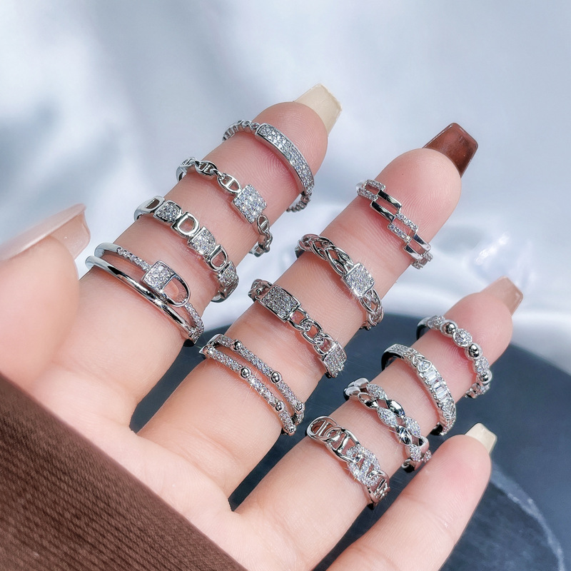 A high-end, light luxury, pig nose, irregular chain opening ring, a woman's delicate and elegant temperament, fashionable and cold style ring trend details Picture