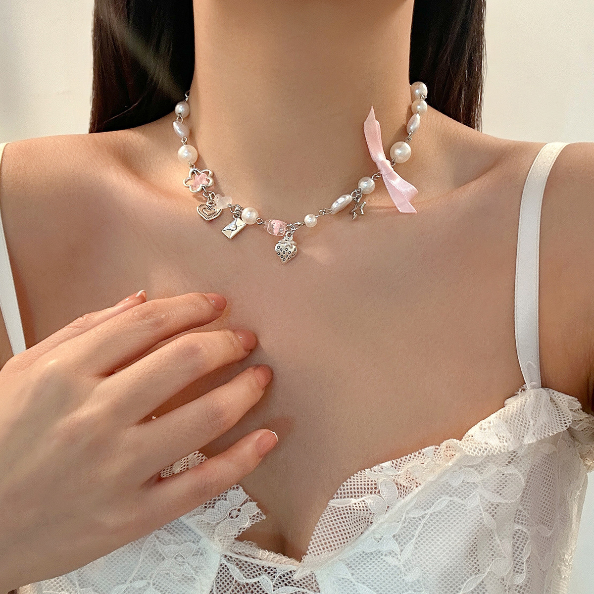 European and American cross-border jewelry sunflower frosted wax thread collarbone chain, fresh and elegant alloy pearl set necklace details Picture