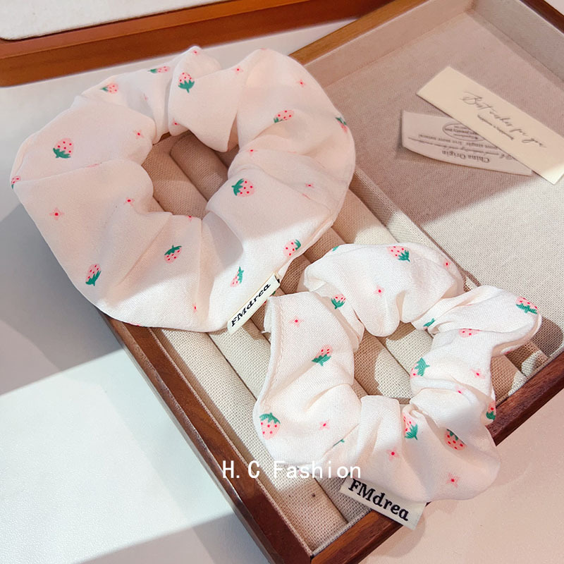Sweetheart Pink Strawberry Large Intestine Hair band 2025 New style, cute and girlish hair tie, leather band headband, elegant bun headwear Application Scenario