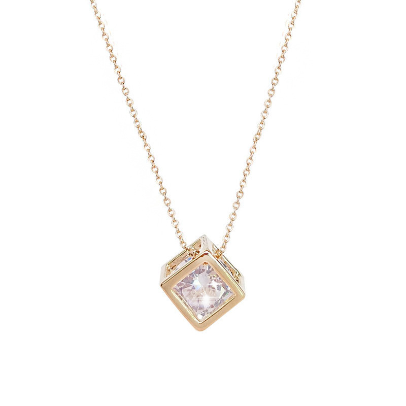Wholesale fashionable hollowed-out love cube necklace for women, non-fading crystal pendant, Korean version, versatile and niche collarbone chain for women Item Picture
