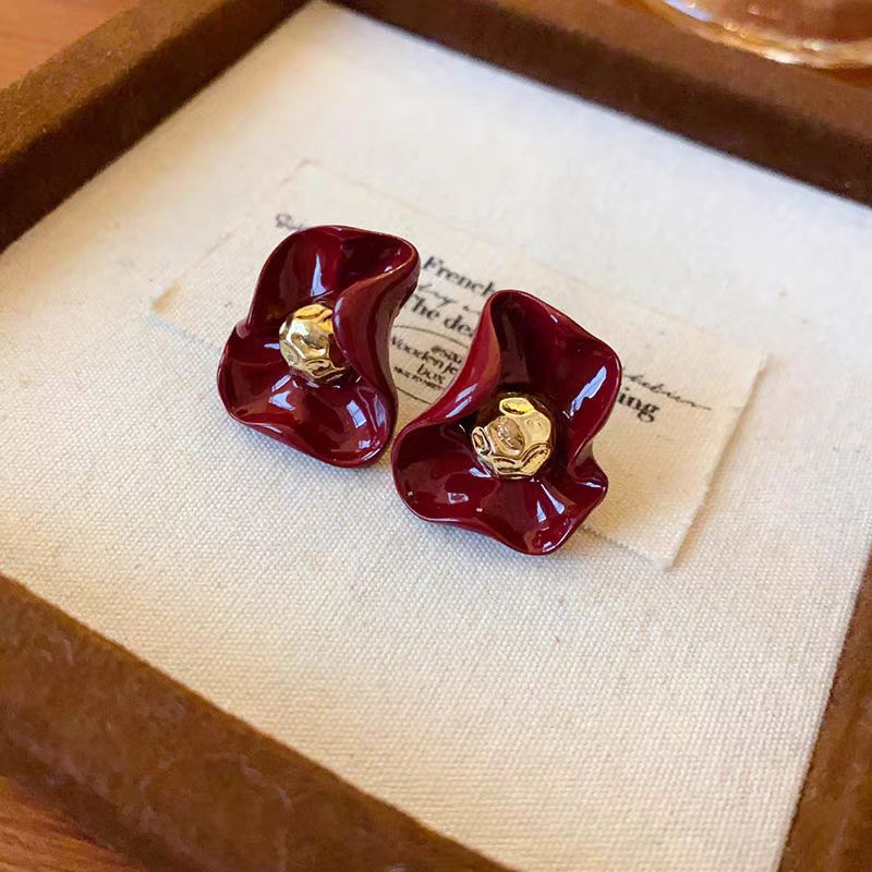 The niche design exudes a sense of sophistication. The Ankela red petal stud earrings are unique. The 2025 new style earrings and unique earrings are for women's autumn and winter details Picture