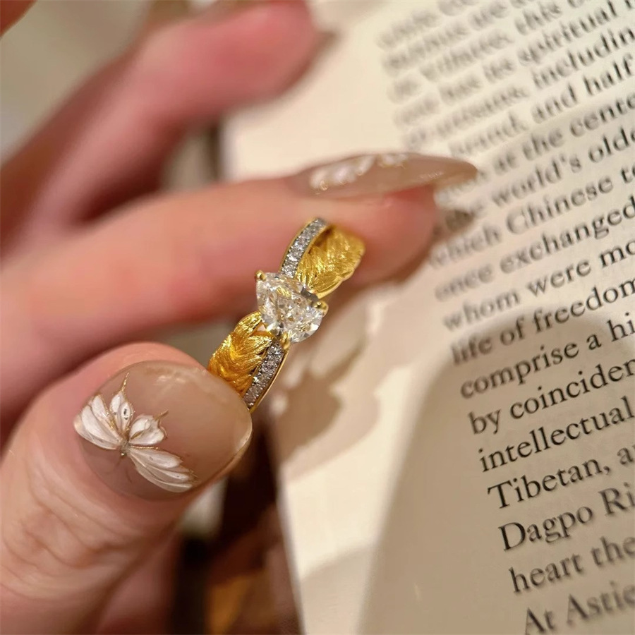 vintage wheat ear twist woven water drop zircon ring, a delicate French light luxury high-end ring for women full figure