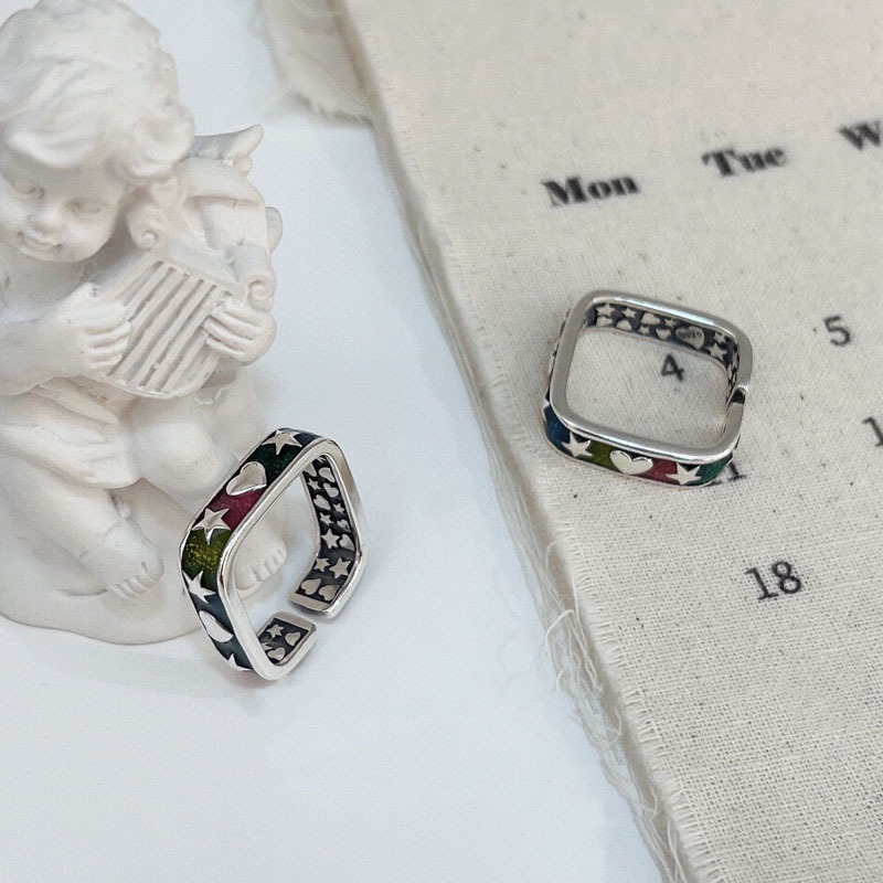 This retro colored glazed star-shaped heart-shaped opening ring is a niche design for women, exuding a sense of light luxury and sophistication. It is a trendy and cool personalized ring Application Scenario