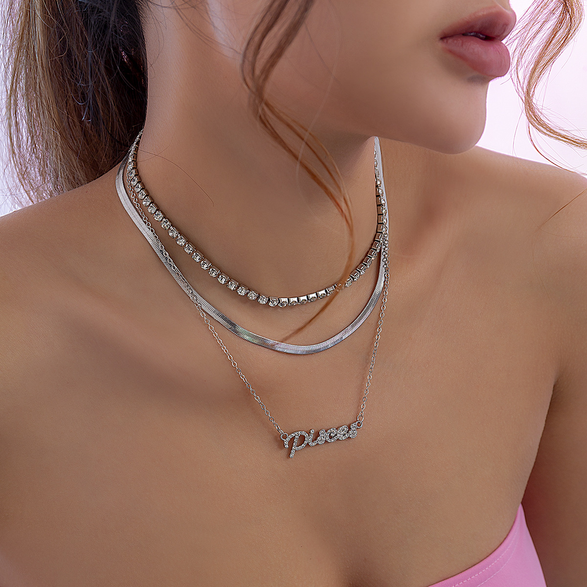 Sweet and cool style, unique letter claw chain, layered collarbone chain necklace, simple European and American snake bone chain, hip-hop rhinestone necklace for women full figure