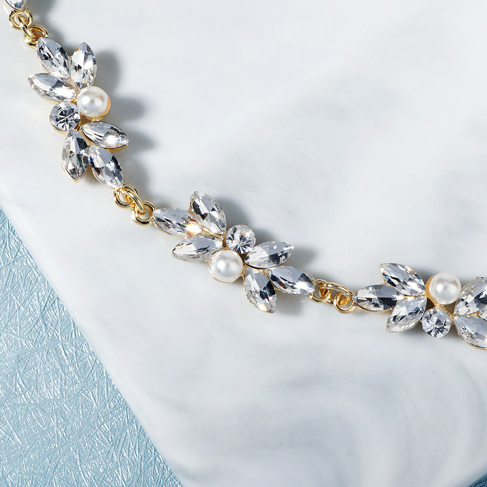 Japanese and Korean bride accessories: Pearl inlaid drill bit headwear, forest-themed crystal floral headwear, daily simple soft chain ribbon, hair band Application Scenario